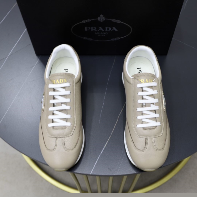 Pra*a casual shoes